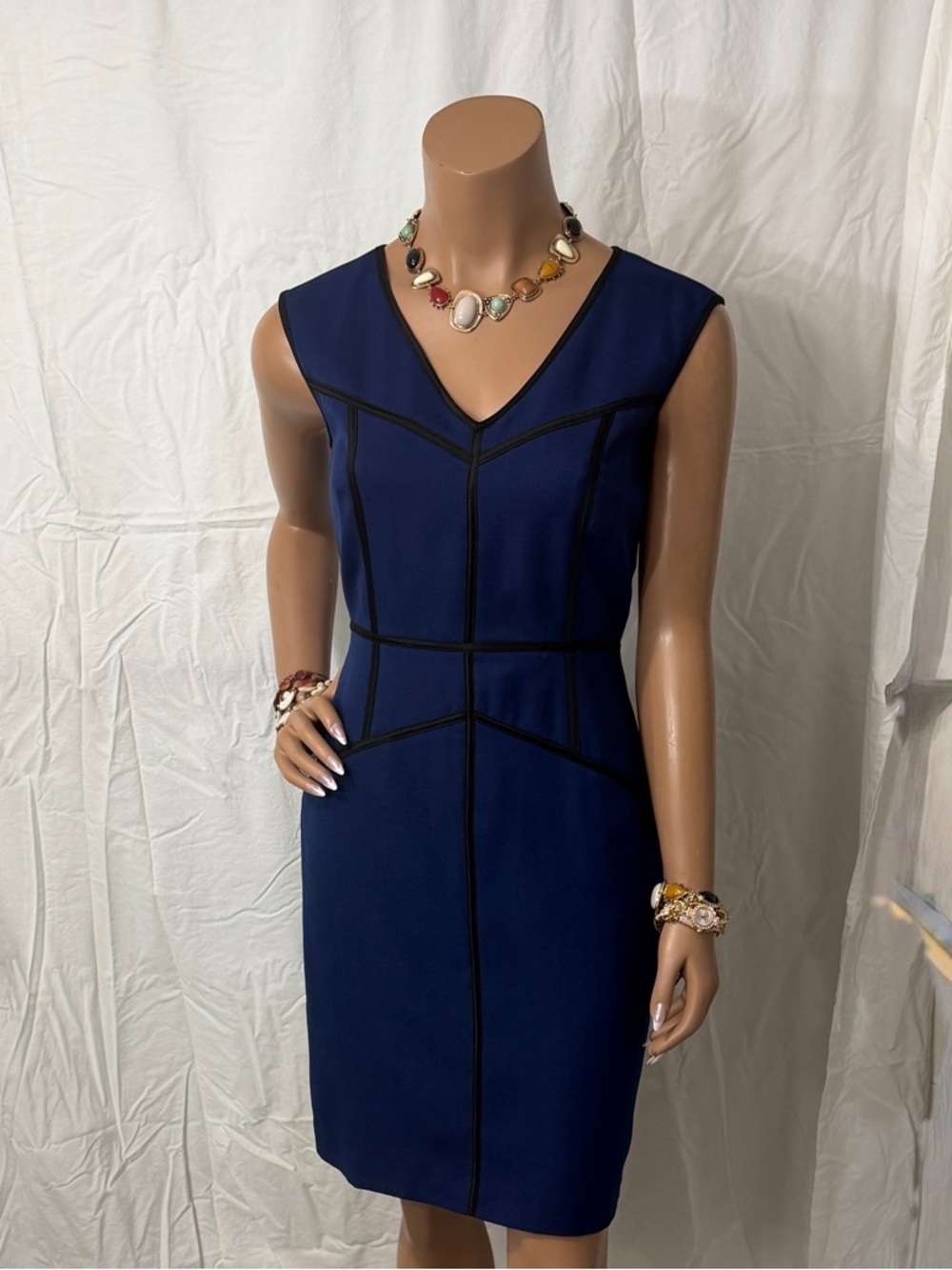Ellen Tracy Navy Sheath Dress with Black Contrast Piping☑️
